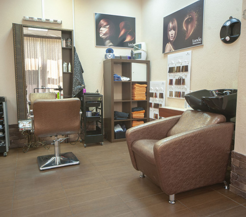 Салон на Коломенской набережной